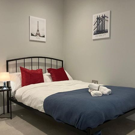Spectacular 2 Bed Apartment With Lovely Terrace - 1 The Southwell London Bagian luar foto