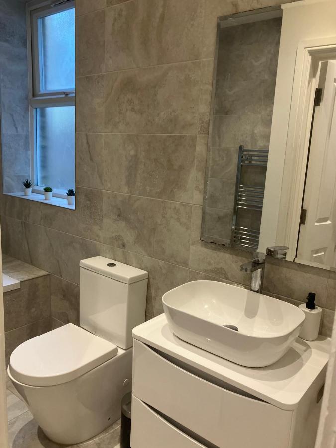 Spectacular 2 Bed Apartment With Lovely Terrace - 1 The Southwell London Bagian luar foto